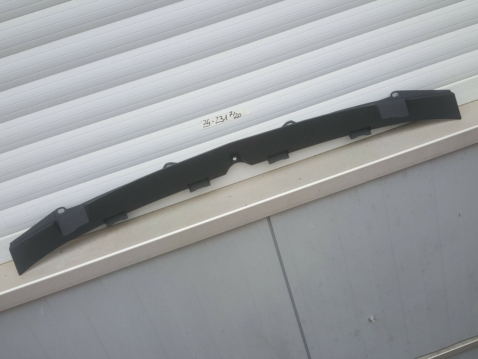 BMW Z4 E85 Roadster Blende Verdeck Abdeckung Leiste Wasser Wind Abweiser 7110231