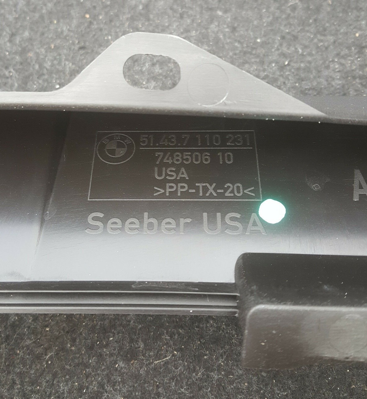 BMW Z4 E85 Roadster Blende Verdeck Abdeckung Leiste Wasser Wind Abweiser 7110231