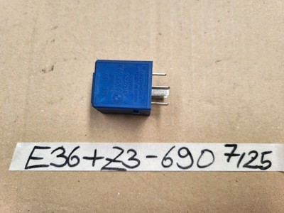 BMW E38 E36 Z3 Multifunktion Relais Schliesser violettblau 8364690 – Bild 1