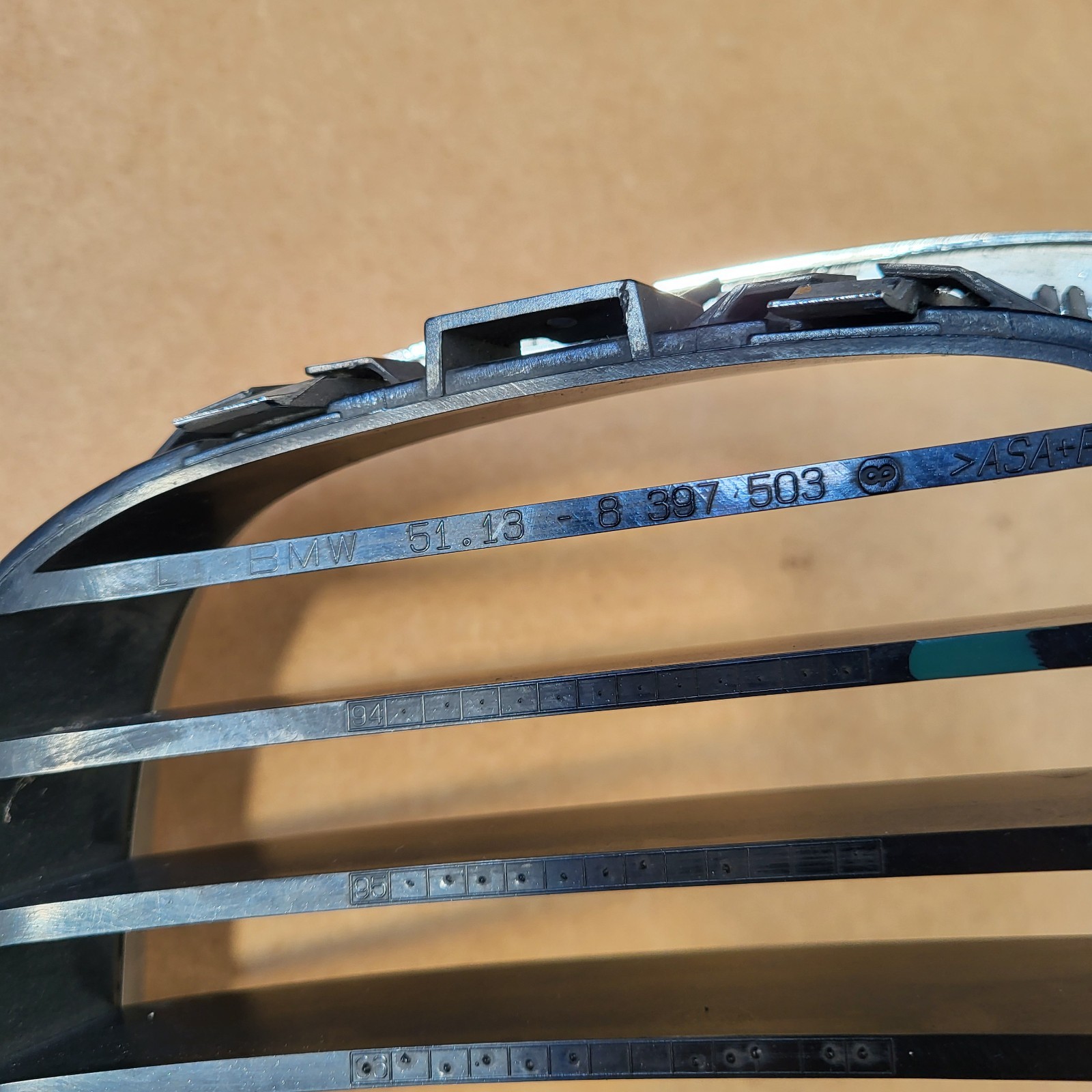 original BMW Z3 Roadster Coupe Kühlergrill Niere Motorhaube LINKS 8397503