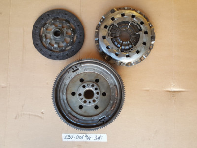 BMW E90  E91  E85  E87 ZMS Zweimassenschwungrad 7568006 Kupplung Automat – Bild 1