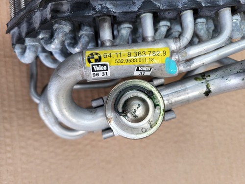 BMW E39 Wärmetauscher Klimakondensator Verdampfer Klimaautomatik 8363782 – Bild 3