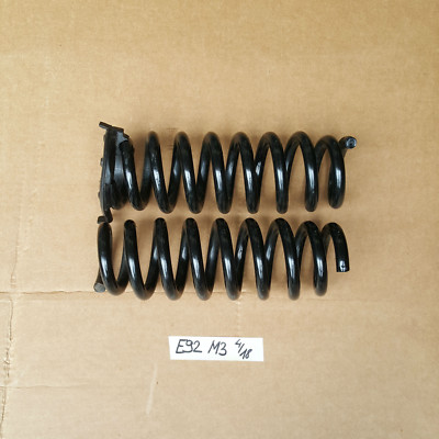 BMW  E92 M3 Fahrwerksfedern Schrauben Spiral Feder HINTEN rechts links  – Bild 1