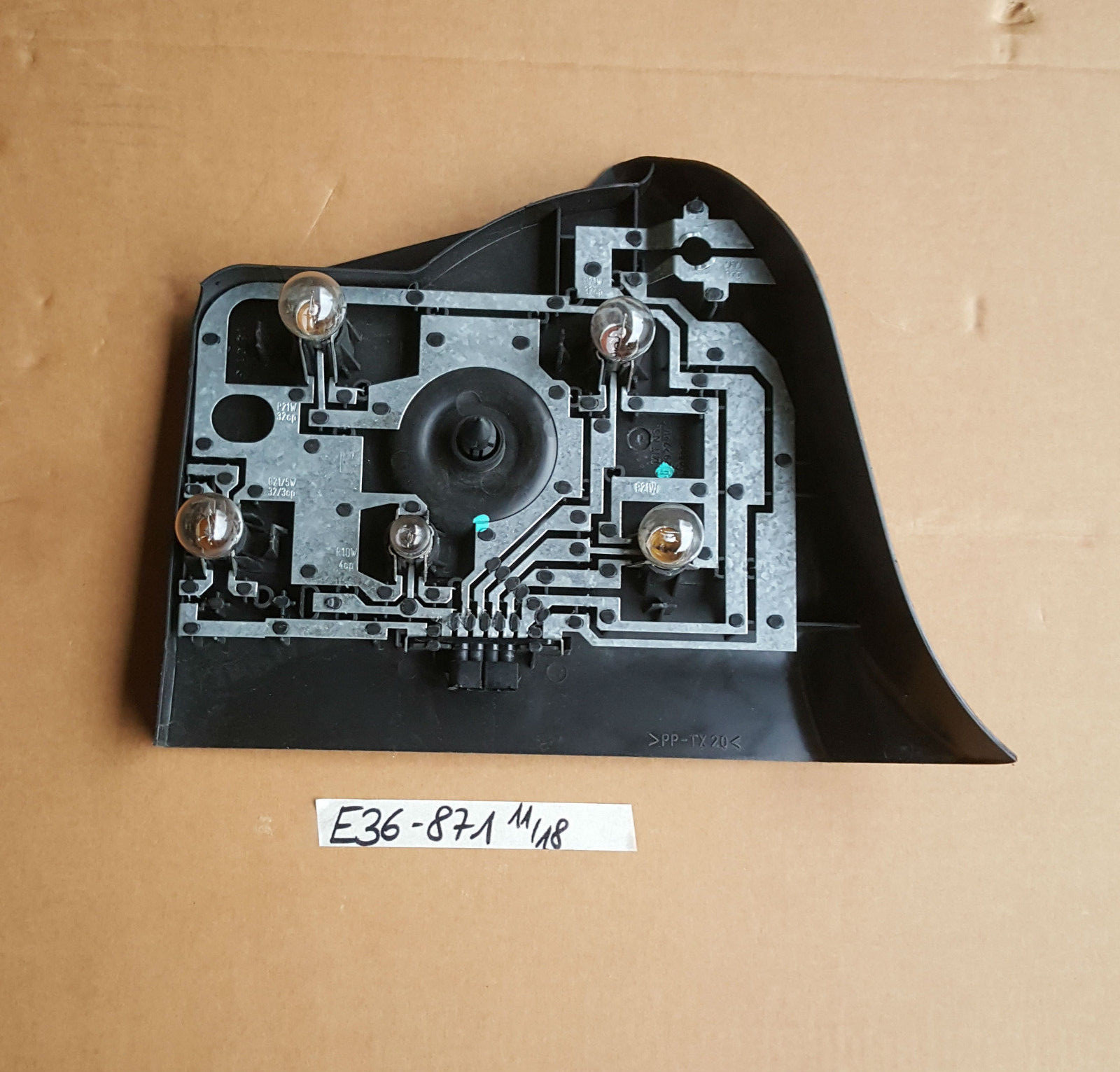 BMW E36 Compact Platine Lampenträger hinten LINKS Leuchtmittelträger 8357871 – Bild 1