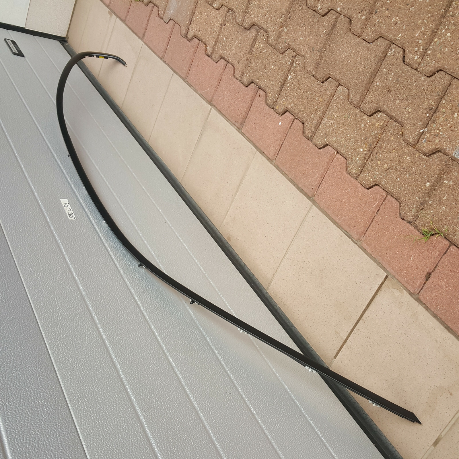 BMW E92 Coupe Dach Leiste LINKS Fenster Rahmen über Seiten Scheibe ABHOLUNG – Bild 3