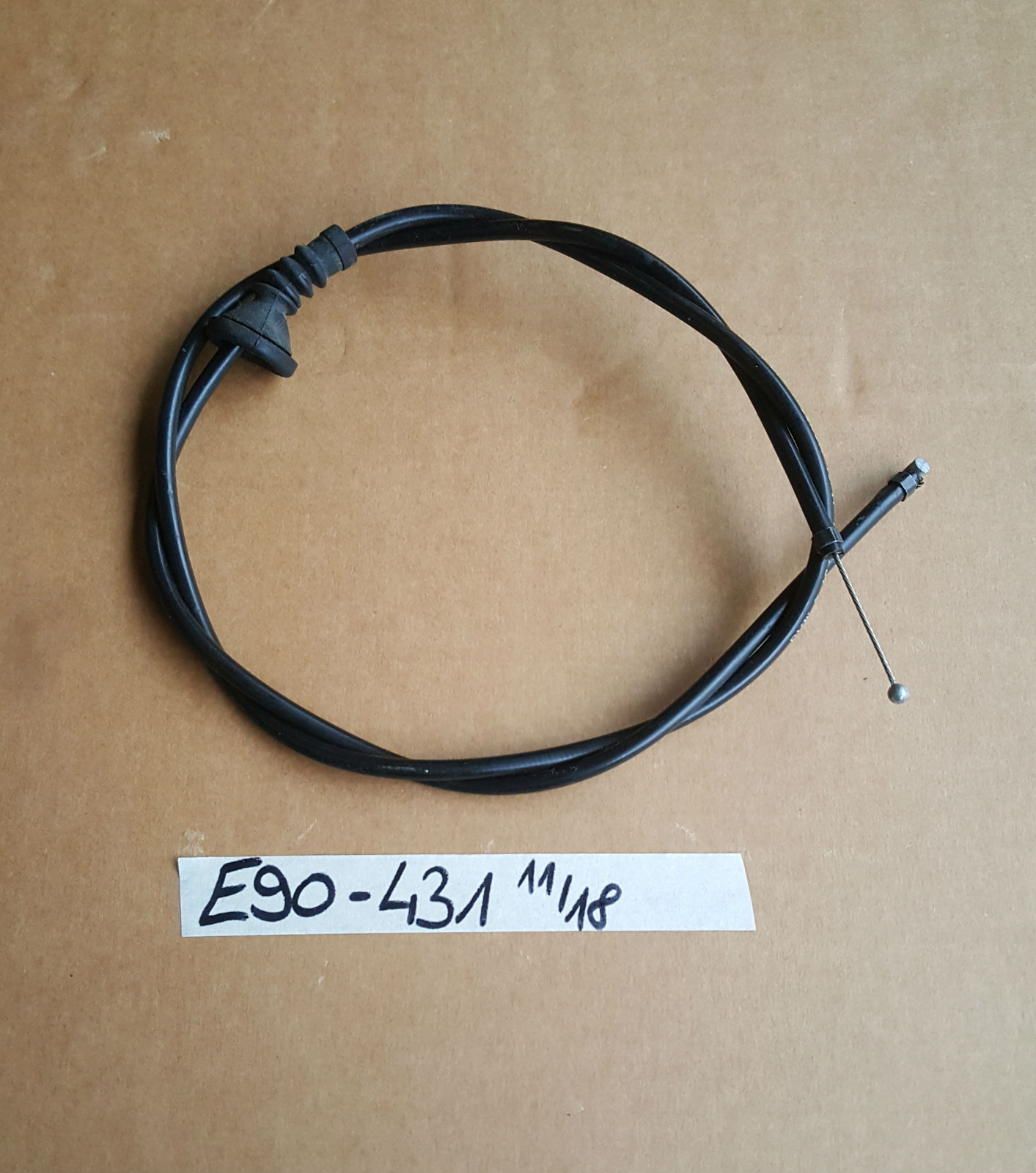 BMW E90 E91 E87 Bowdenzug hinten Betätigung Frontklappe 7184431 Seilzug Haube  – Bild 1