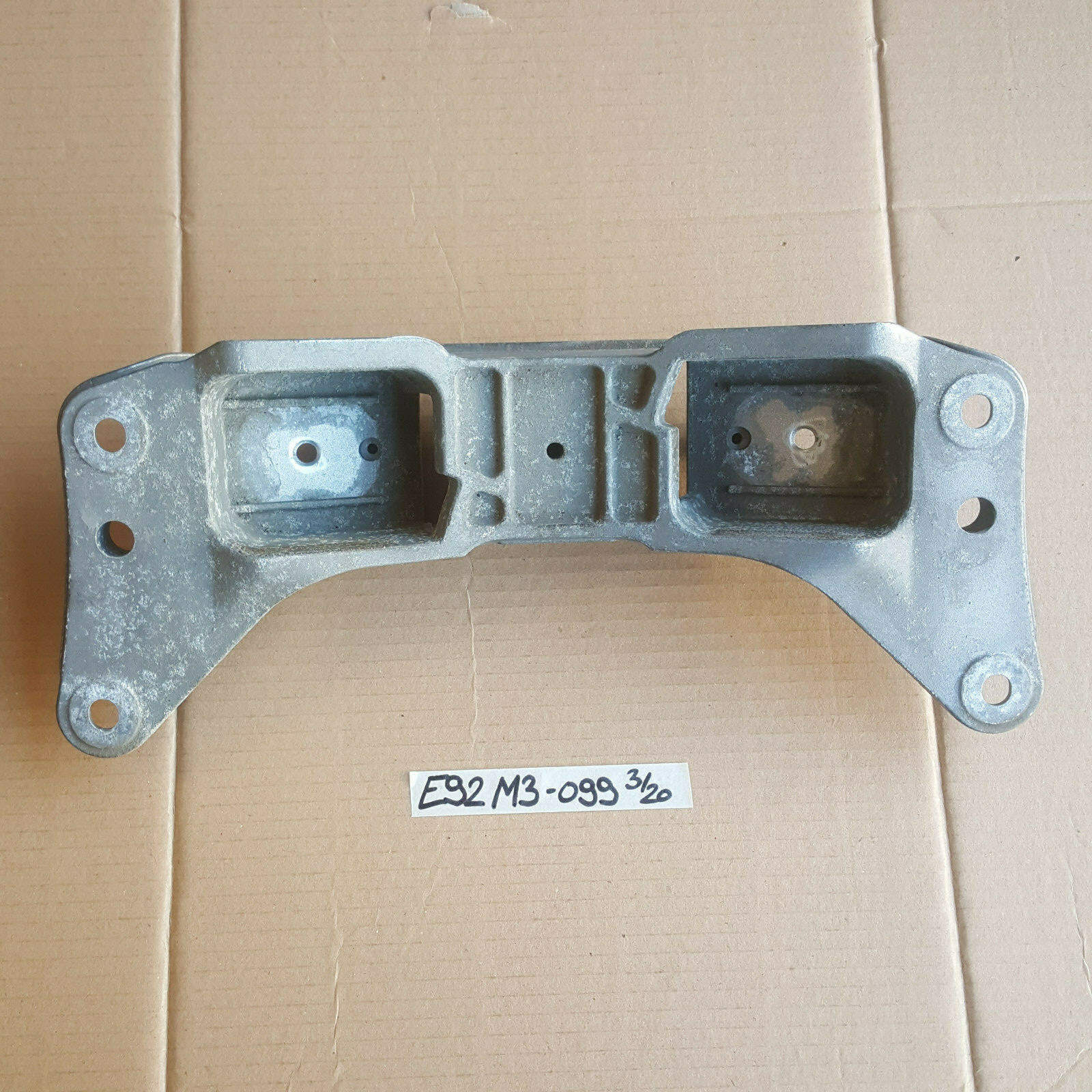 BMW E90 E92 E93 M3 Getriebeträger 2283099 Getriebe Halter Träger DKG – Bild 2