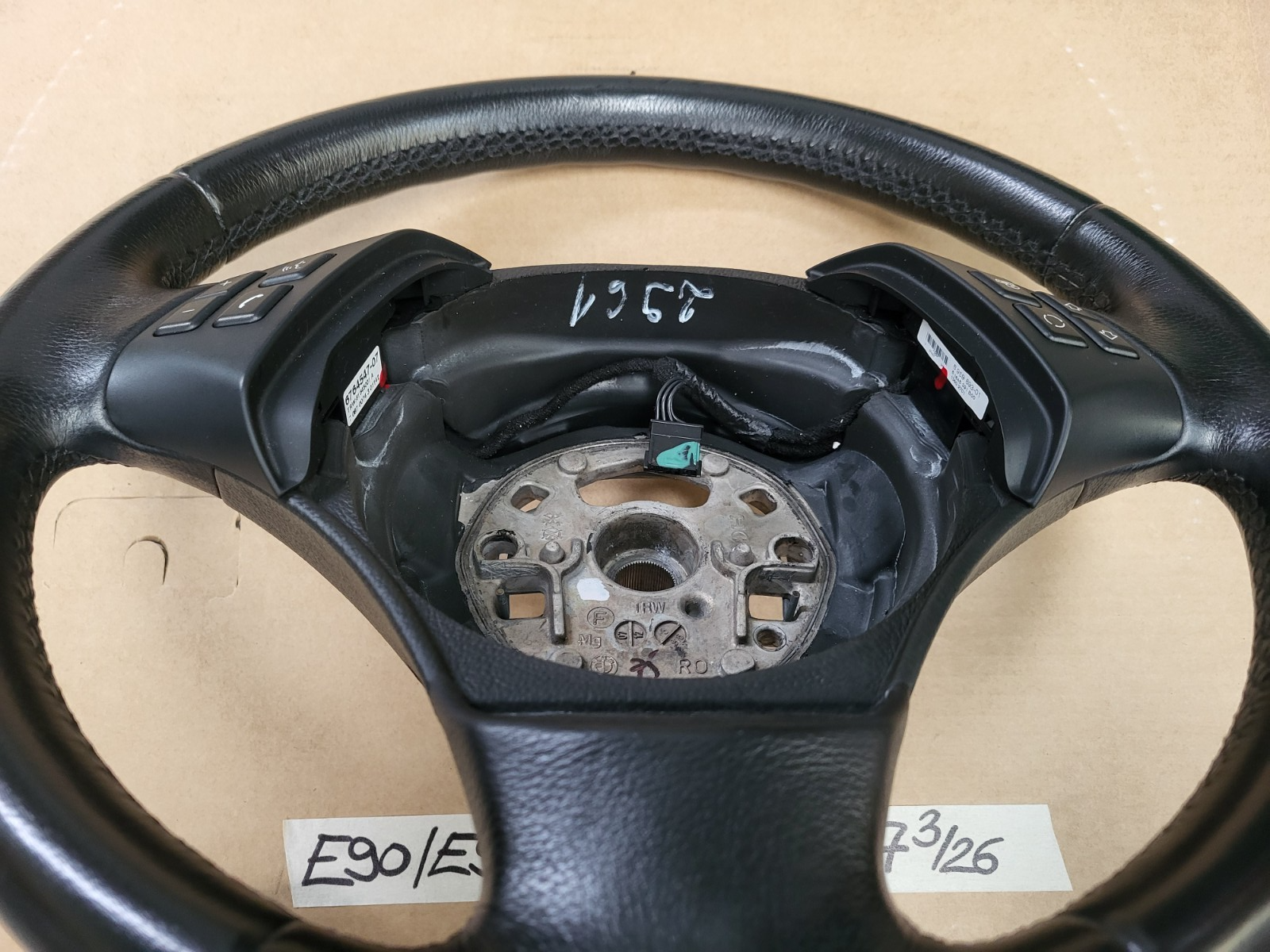 BMW E90 E91 E92 E93 E81 E82 E87 MFL Lenkrad  Multifunktion Leder Lenker 6764547