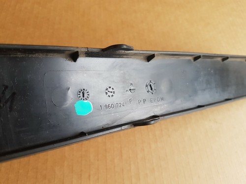 BMW E36 Cabrio Coupe Zierleiste Stoßstange StossLeiste HINTEN RECHTS  1960724 – Bild 3