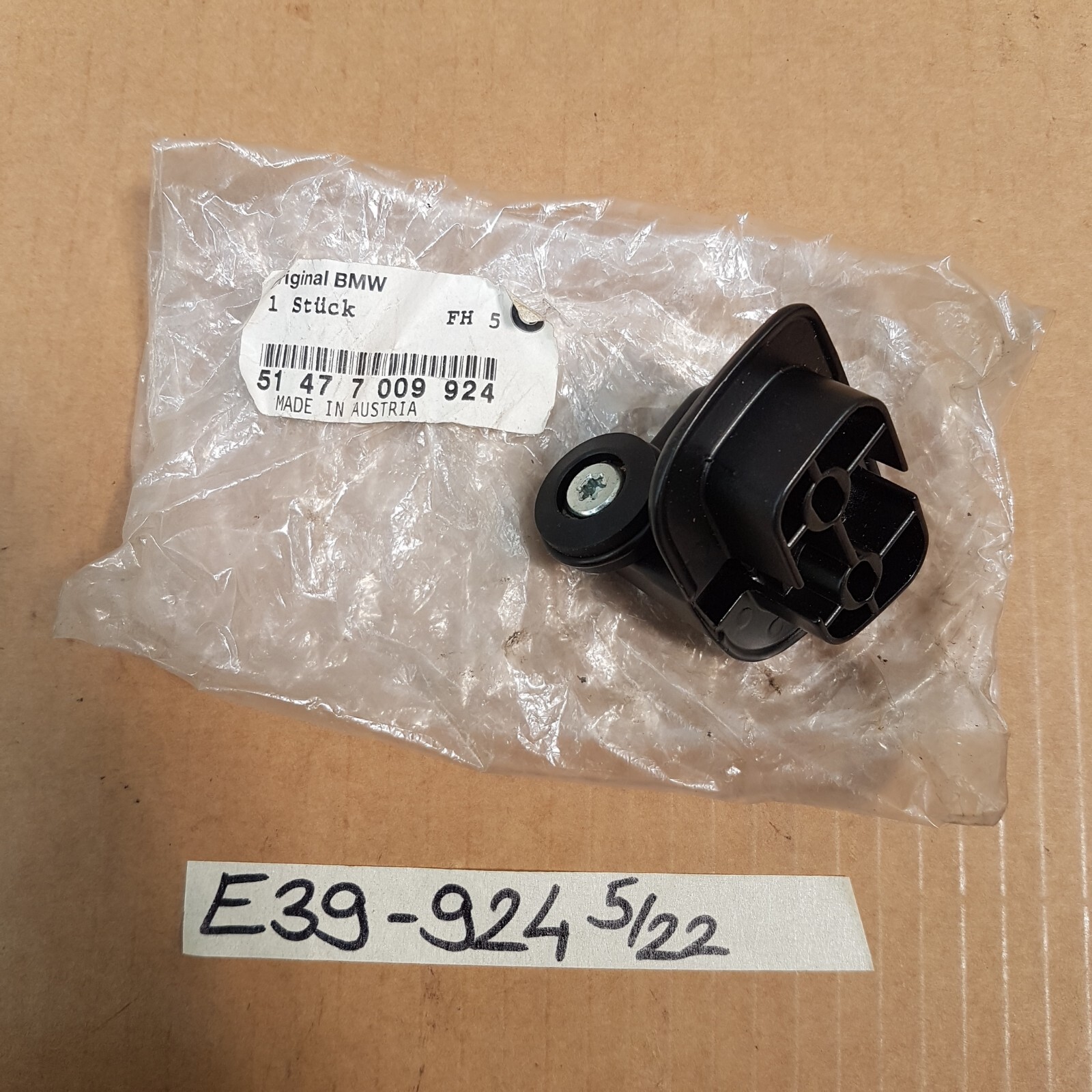 BMW E39 Touring Gepäckraum Rolle 7009924 Rollenbock Ladeboden rechts  – Bild 3