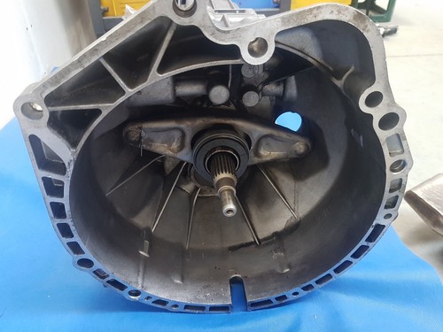 BMW Z4 E85 Getrag Getriebe 6 Gang Schaltgetriebe 0319559 CAX – Bild 4