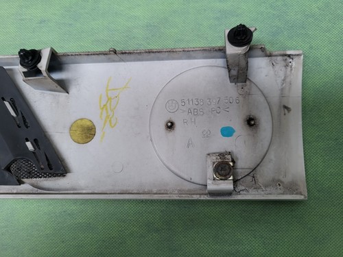 BMW Z3 Lufteinlass Ki​emen Ziergitter Motorhaube rechts ODER links weiß ABHOLUNG – Bild 10