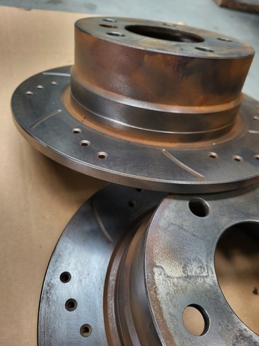 BMW Z4 E85 Sport Bremsscheiben belüftet + Bremssattel + Bremsbeläge hinten R+L