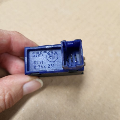 BMW 3er E46 ASC Schalter 8352251 – Bild 3