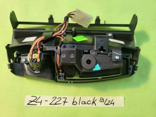 BMW Z4 Mittelkonsole Ablagefach Aschenbecher schwarz 7037227 Zigaretten Anzünder – Bild 3