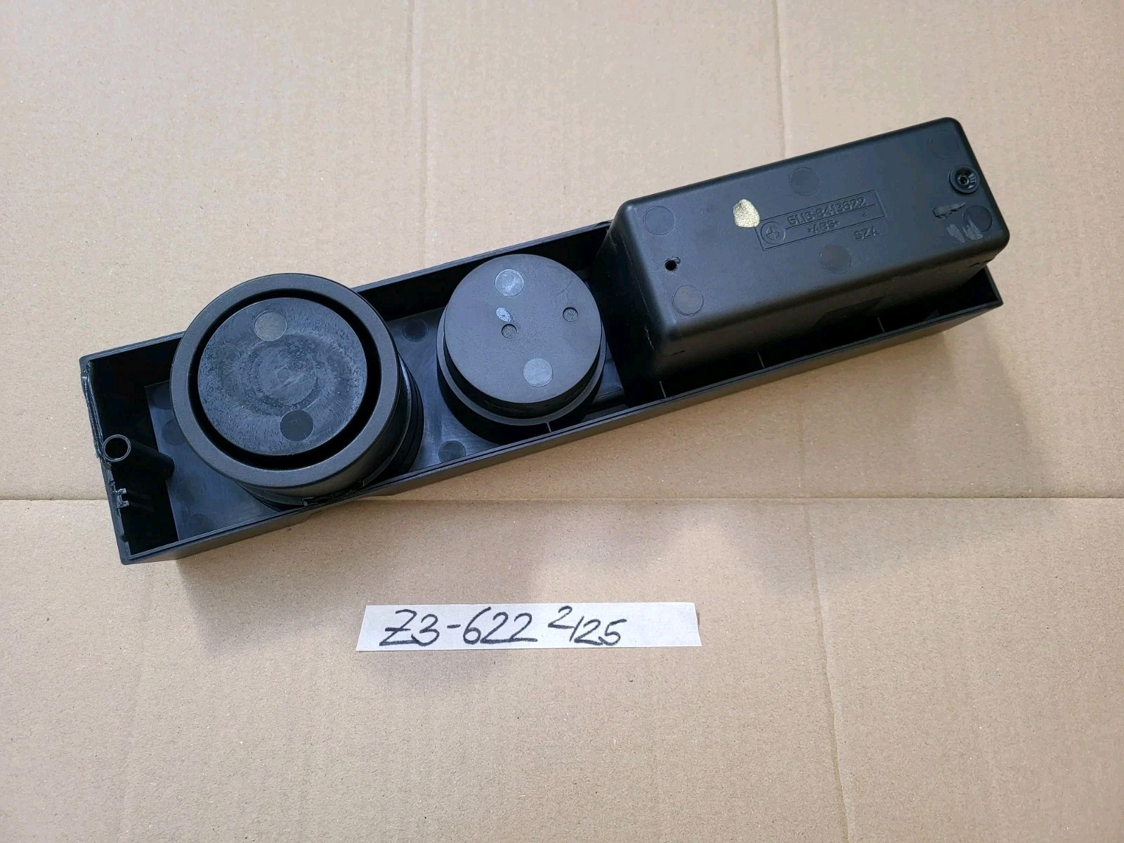 BMW Z3 Mittelkonsole Getränkehalter Einsatz Blende Verkleidung 8413622 – Bild 4