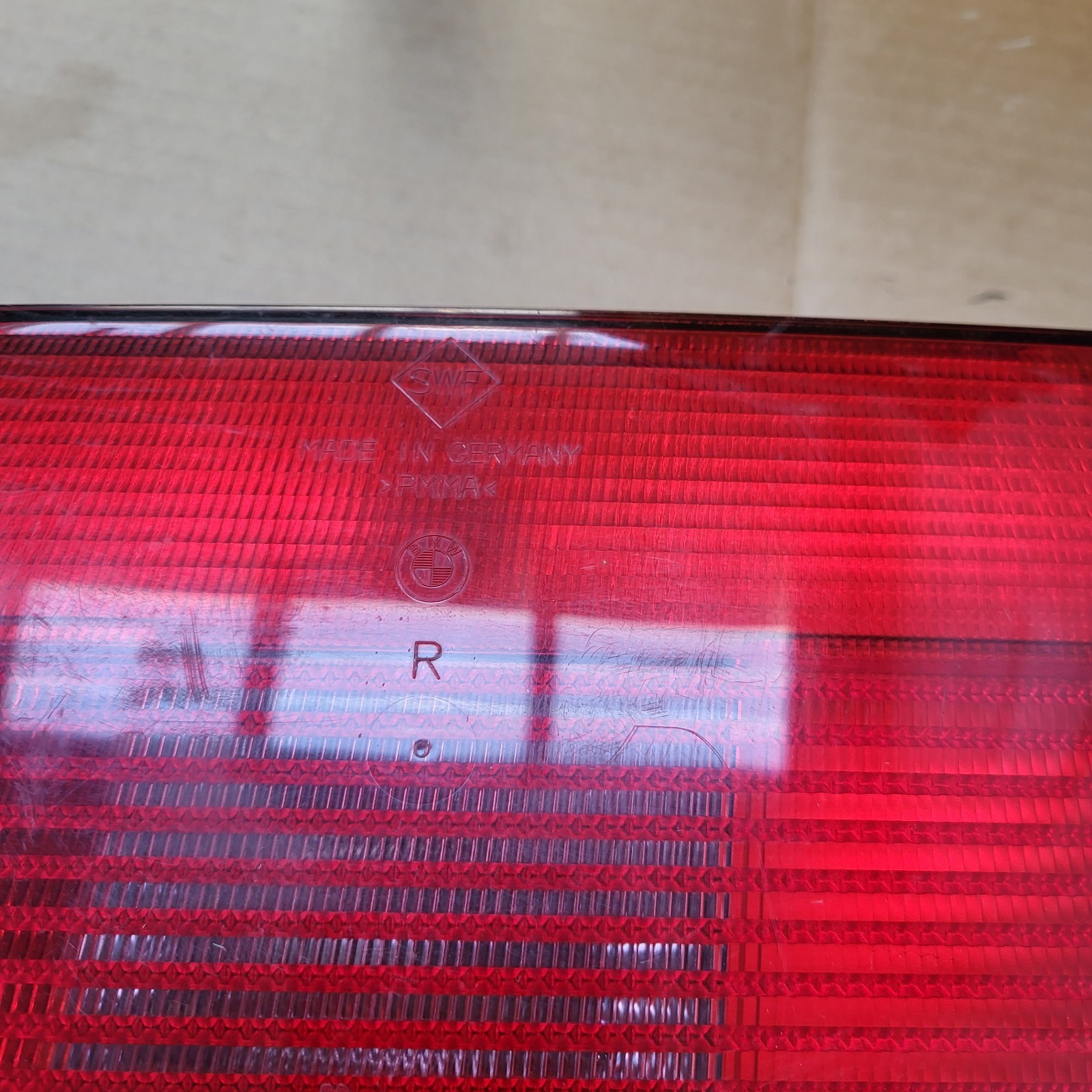 BMW E39 Touring  Rückleuchte Heckdeckel Rücklicht  Bremslicht  Blinker RECHTS – Bild 4