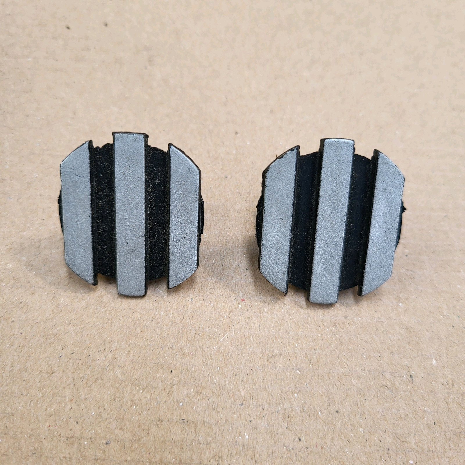 BMW Z3 Z4 E85 E46 E39 Blindstopfen für Motor Abdeckung Anzahl 2 Stück  – Bild 2