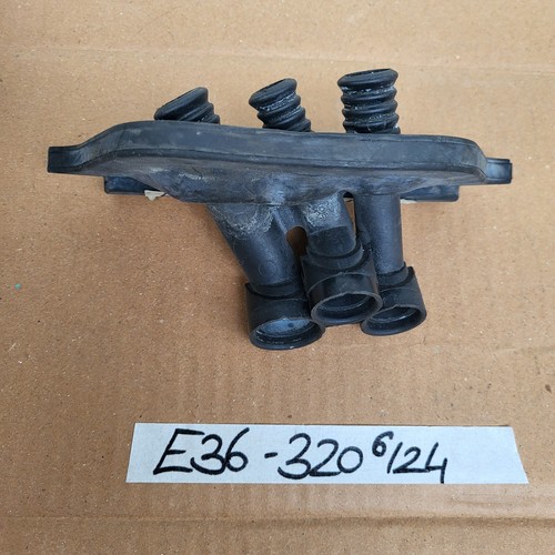BMW E36 Flansch Durchführung Heizung Heizungskasten Anschluss Stück  1393320  – Bild 2