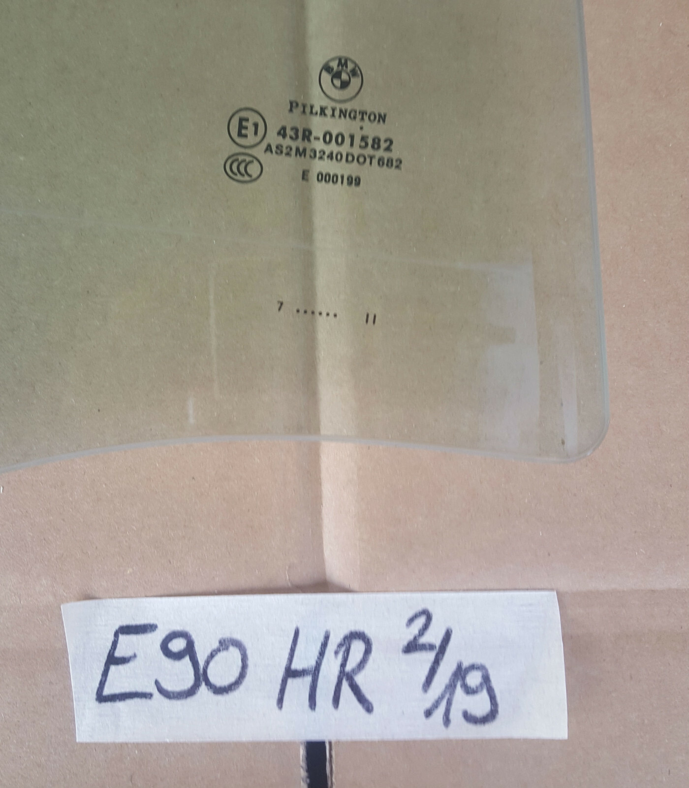 BMW E90  Seiten Scheibe  HINTEN RECHTS Bei Fahrer Seite Fenster Glas ABHOLUNG – Bild 2