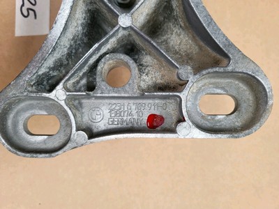 BMW Z4 E85  E46  E89 Getriebe Halterung Träger Halter / Getriebeträger 6769911