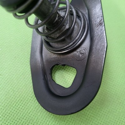 BMW Z3 Roadster Coupe  Haubenzapfen 8122267 Fanghaken Motorhaube rechts 8397693