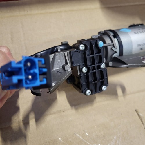 BMW Z4 E85 E36 E46 Cabrio Verdeck Motor 8370816 Dach Antrieb Verriegelung VORNE – Bild 4