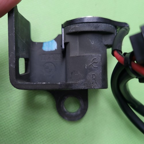 BMW Z4 E85 Roadster Hardtop Vorbereitung Halterung Halter Aufnahme rechts links 