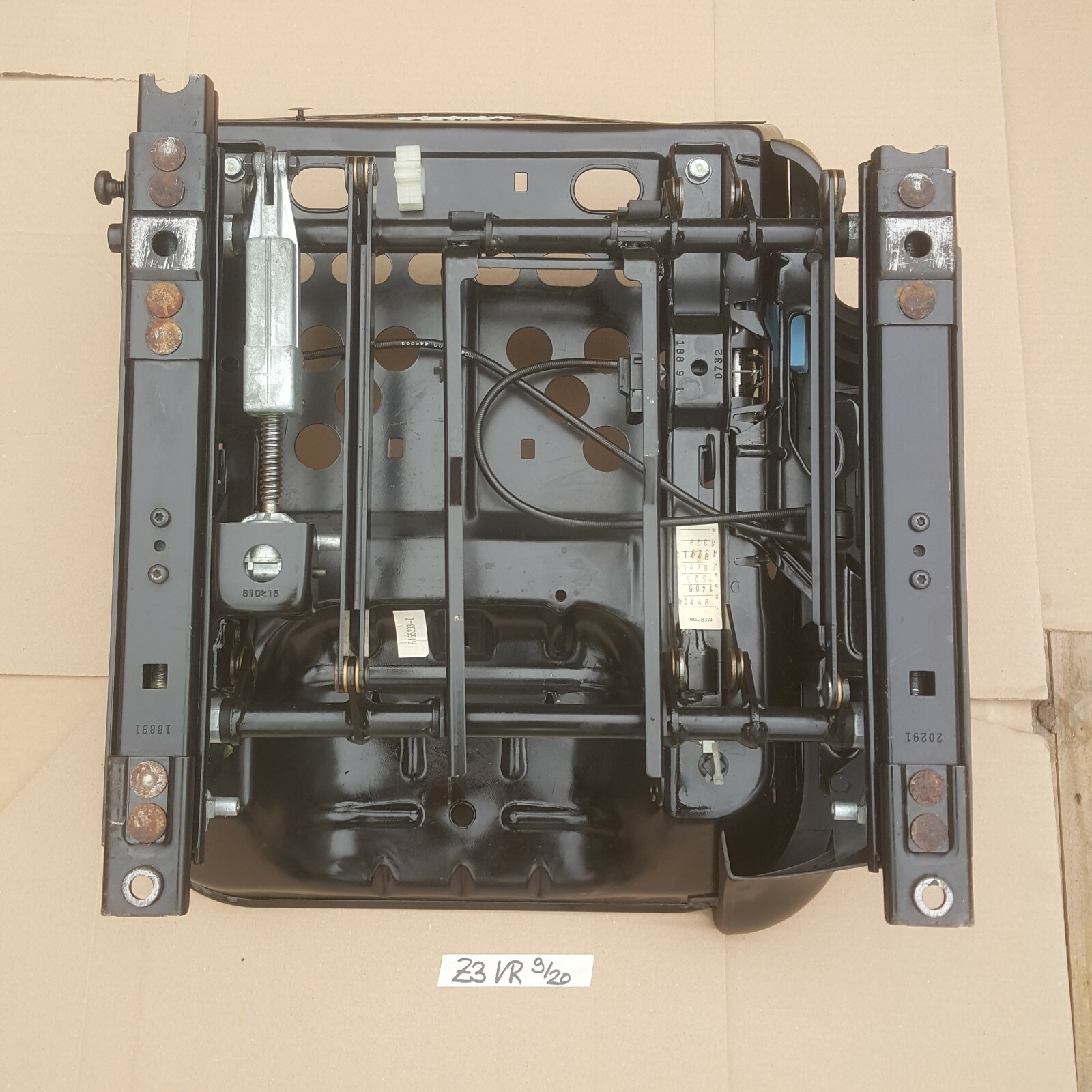 BMW Z3 Roadster Beifahrer Sitz Unterteil Gestell + Schiene Blende Hebel Spindel – Bild 4