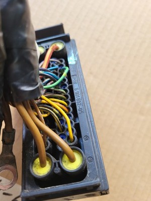 BMW Z4 E85 ABS Block Stecker 6901652 – Bild 3