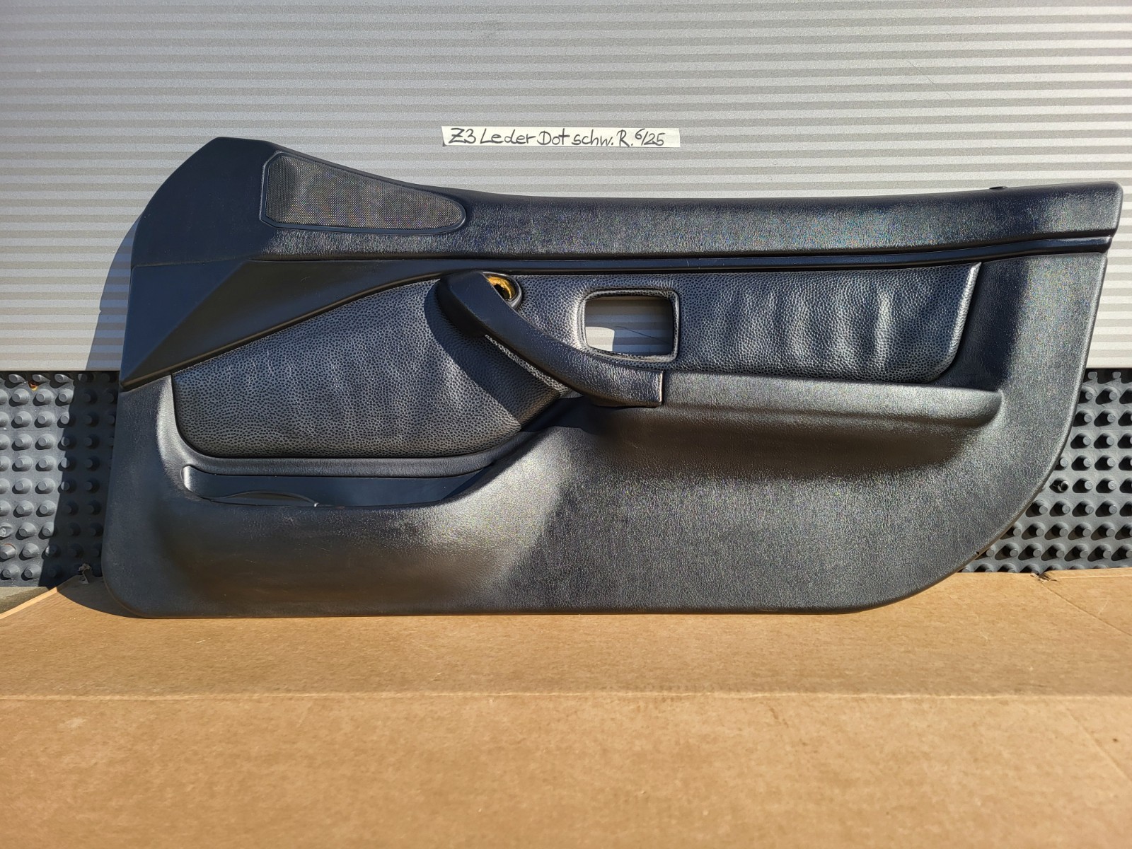 BMW Z3 Roadster  Tür Verkleidung Leder Dot Schwarz RECHTS + Tür Griff – Bild 1