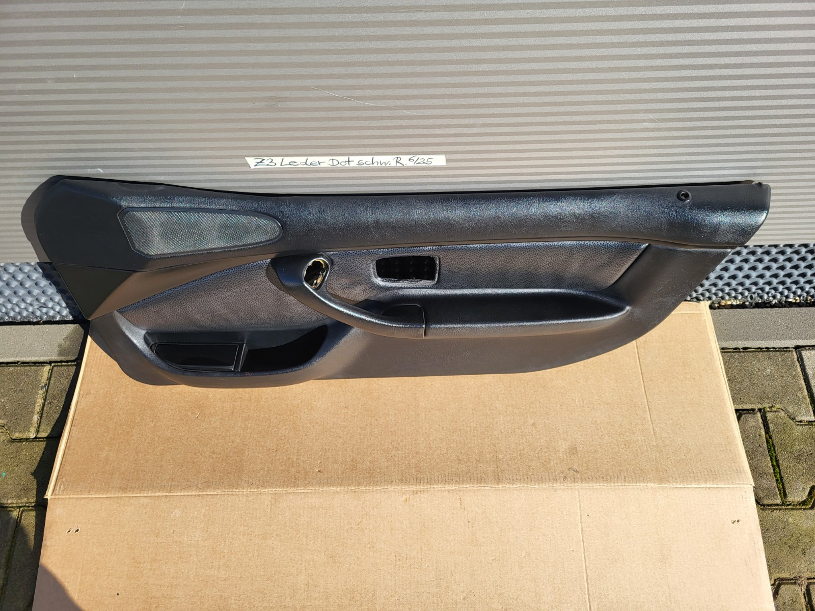 BMW Z3 Roadster  Tür Verkleidung Leder Dot Schwarz RECHTS + Tür Griff – Bild 3