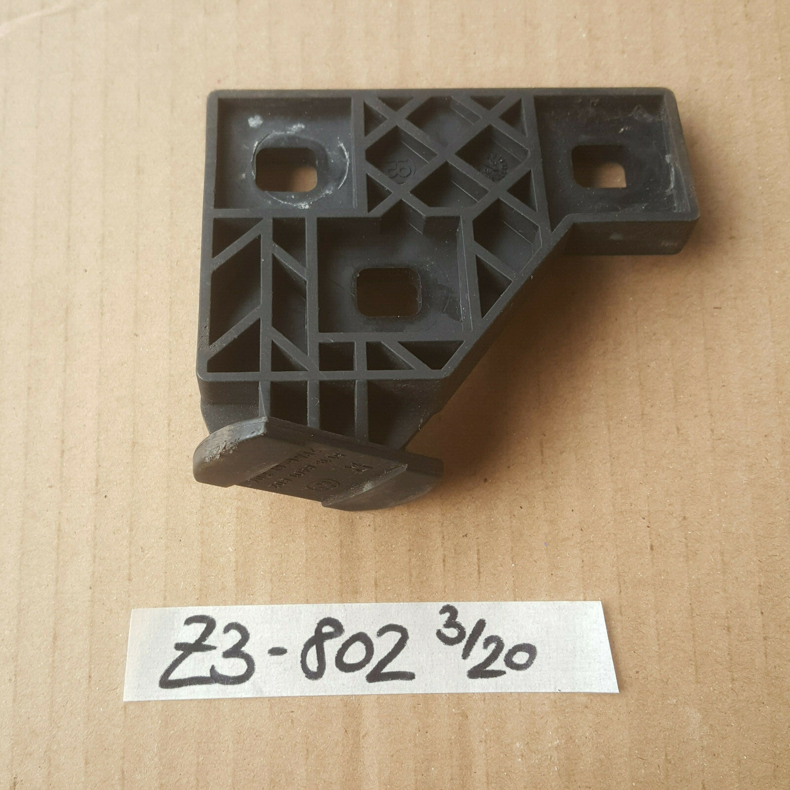 BMW Z3 Aufnahme Stossstange Halter Vorne RECHTS 8401802 – Bild 1
