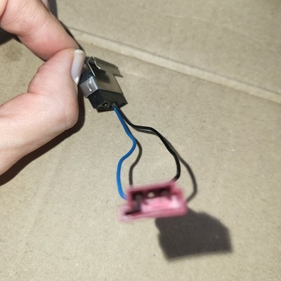 Original BMW E46 Cabrio  Mikroschalter Verdeck Kasten Klappe 8236846 – Bild 3