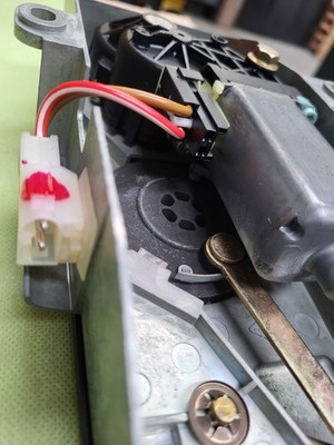 Original BMW E46 Cabrio  Verdeck Klappen Antrieb Motor + Seilzug 8227907 – Bild 8