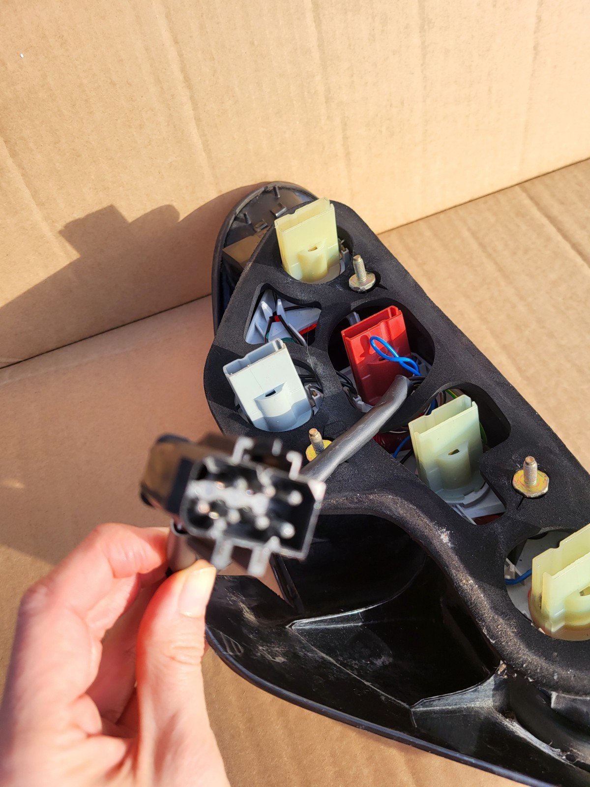 BMW Z3  Roadster Rückleuchte Rücklicht Bremslicht 8384511 LINKS rot weiss – Bild 8