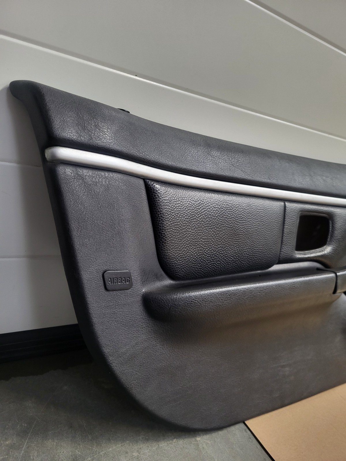 BMW Z3 Tür Verkleidung Leder Schwarz RECHTS LINKS Türgriff  Airbag-Klappe Chrom – Bild 9