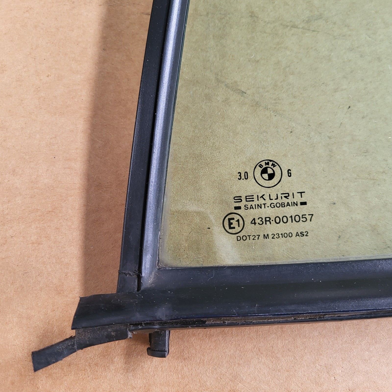 BMW E36 Limousine Seiten Scheibe Tür Fenster Glas HINTEN LINKS Fahrer Seite – Bild 2