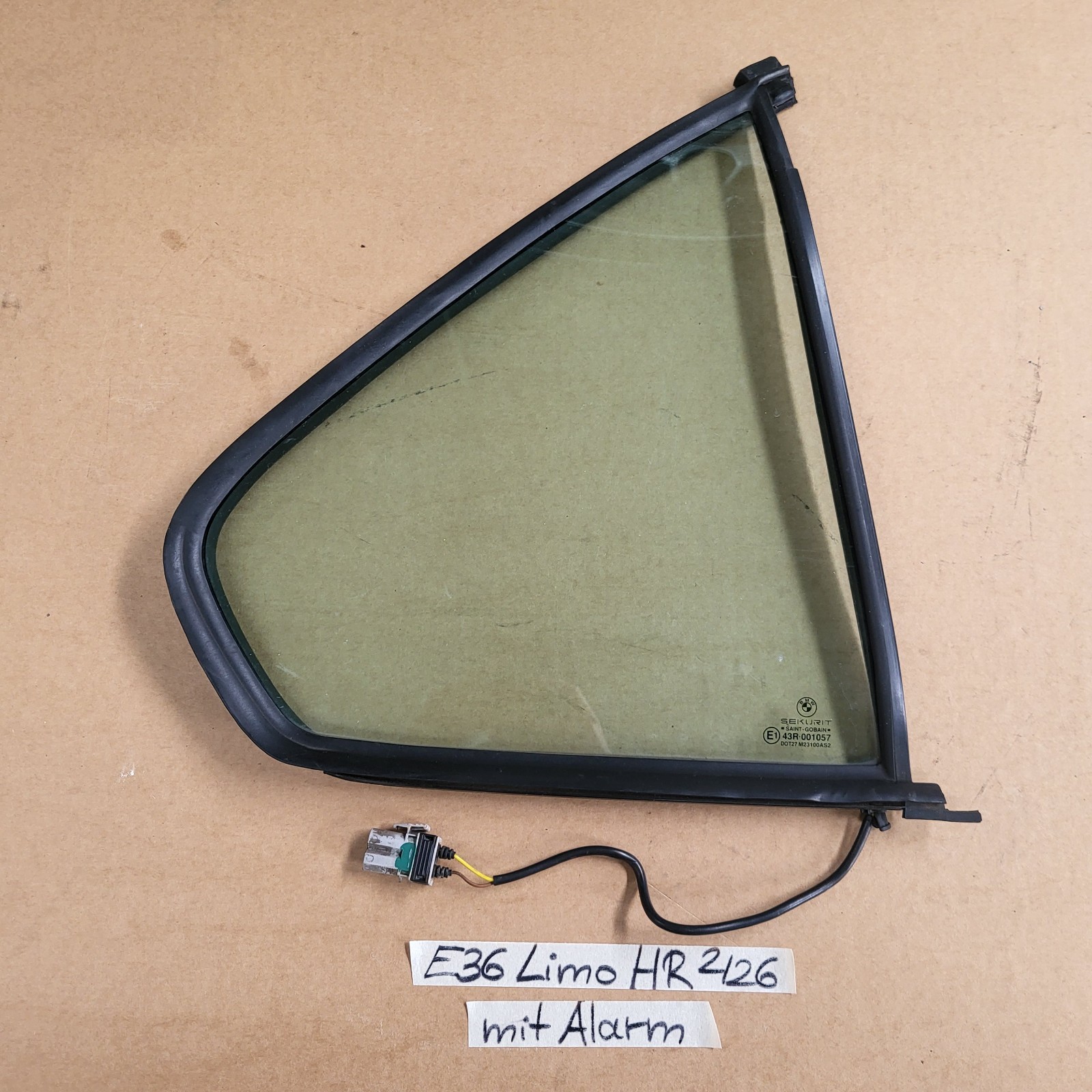 BMW E36 Limousine Seiten Scheibe Tür Fenster Glas HINTEN RECHTS Alarm – Bild 1