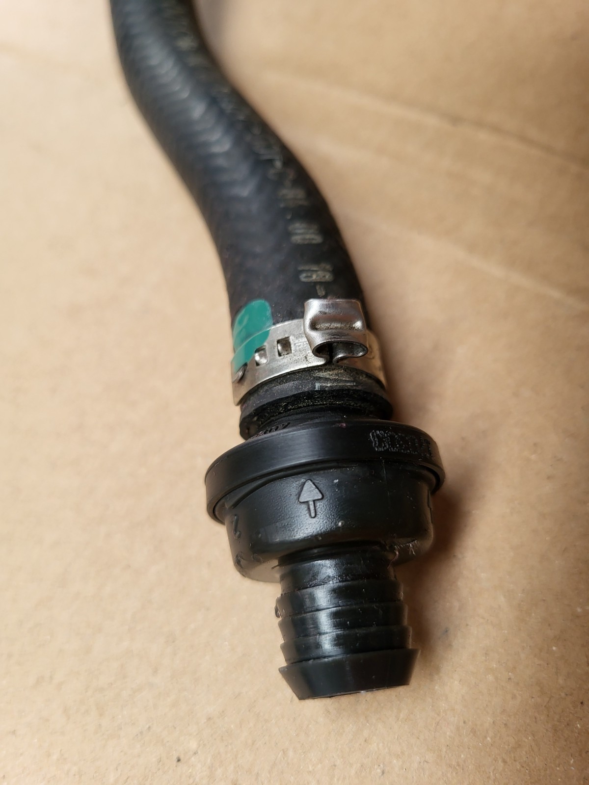 BMW Z3 Schlauch vom Motor zum Bremskraftverstärker 1165472 Schlauchkrümmer – Bild 3