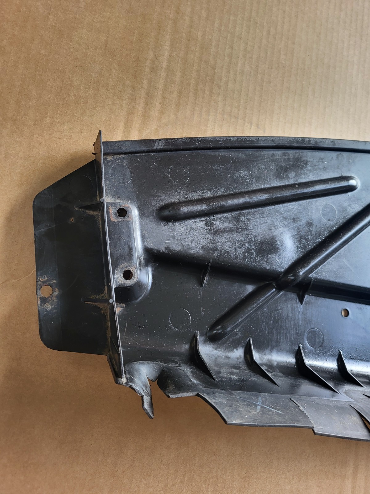 BMW Z3 Unterboden Abschluss Stoßstange Luftführung Motor Abdeckung 8397359 Macke