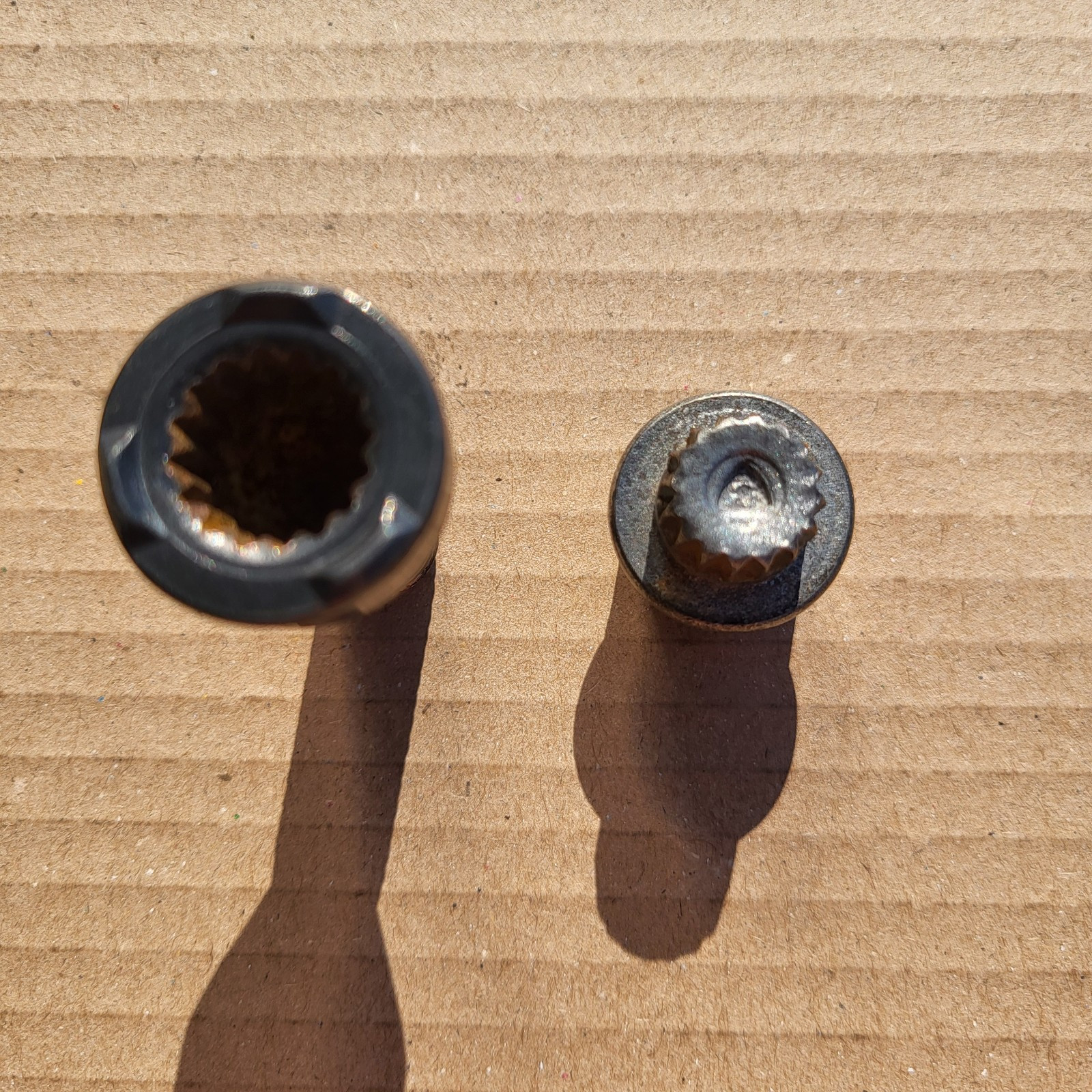 original BMW E36 Z3 Z4 E85 E46 E87 E90  Felgenschloss + Radschrauben Chrom M12