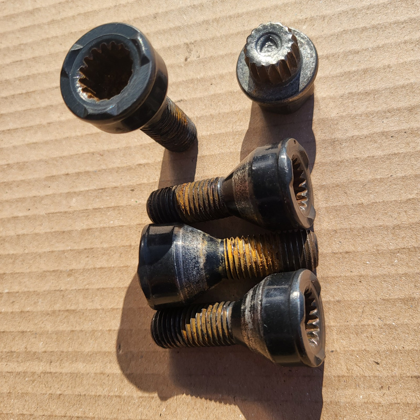 original BMW E36 Z3 Z4 E85 E46 E87 E90  Felgenschloss + Radschrauben Chrom M12