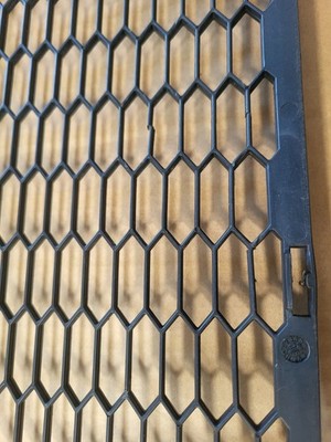Gitter BMW E92 E93  Abdeckung Nebelscheinwerfer M Sport Paket Mitte 8041179
