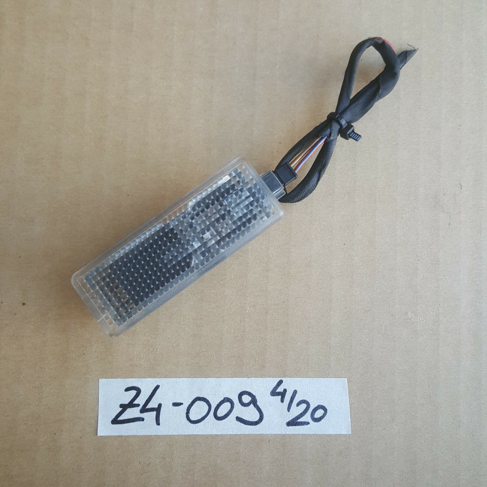 BMW Z4 E85 E86 E60 E61 E63 E64 E65 E66 E67  X3 E83 Innenleuchte 6962009